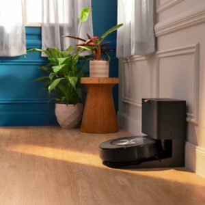 iRobot lanza su nueva Roomba. La Combo j7+ es más potente y más versátil, al aspirar y fregar a la vez los suelos de casa
